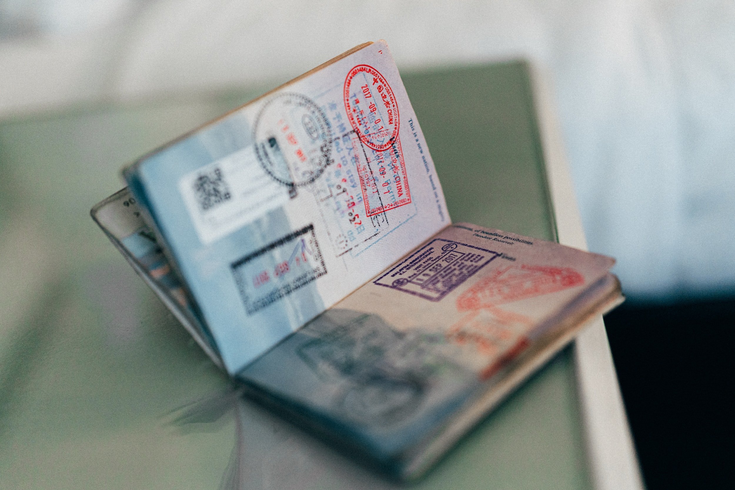 10 Essential Phrases to Learn Before You Travel Abroad