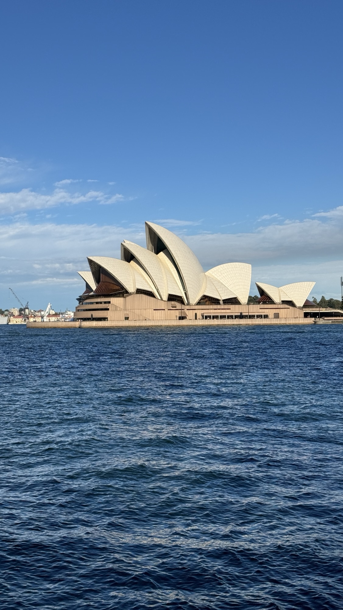 My First Time in Sydney: Harbor Views, Coastal Walks, and Easy City Days